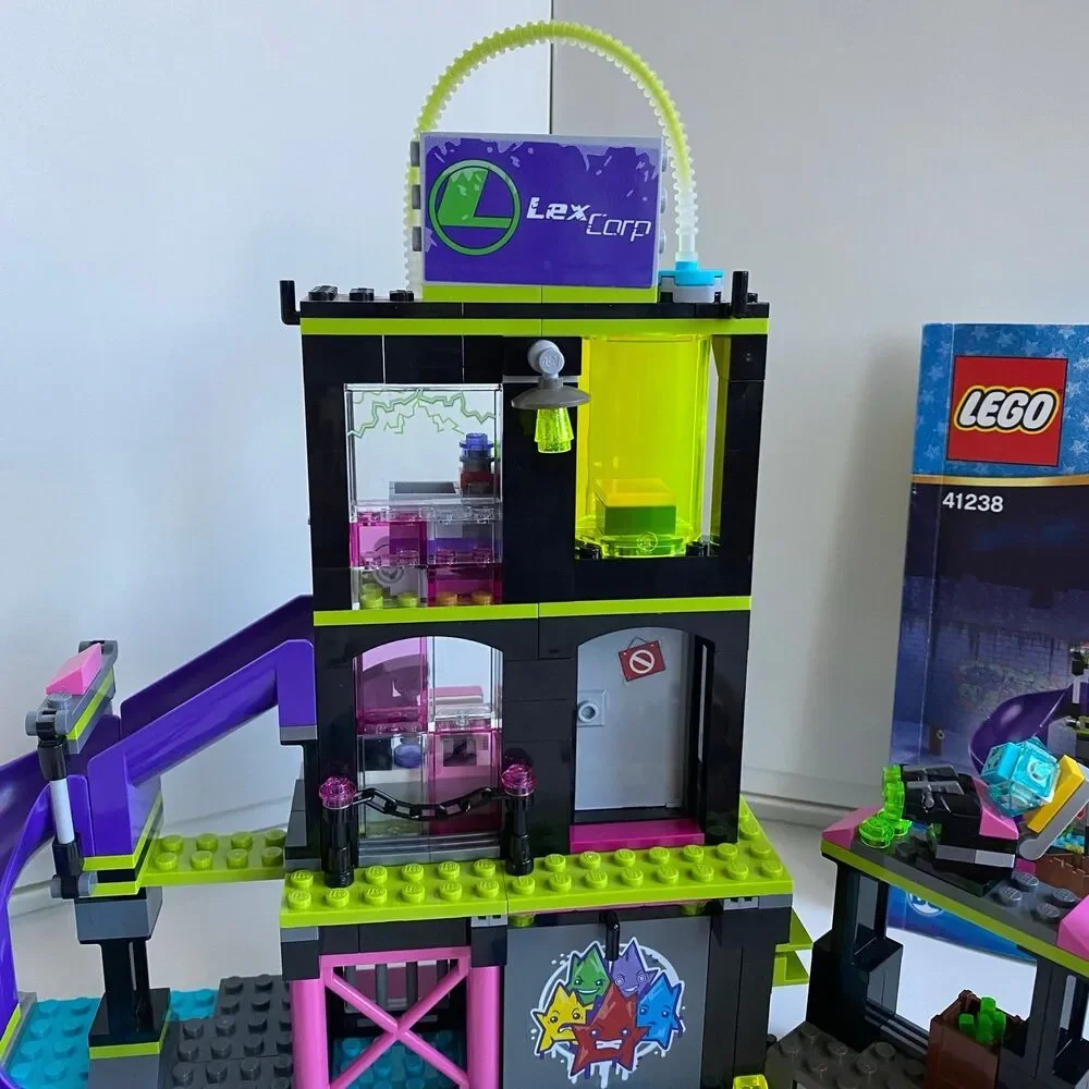 LEGO DC Super‎ Hero Girls Lena Luthor Kryptomite Factory 41238 Building Retired